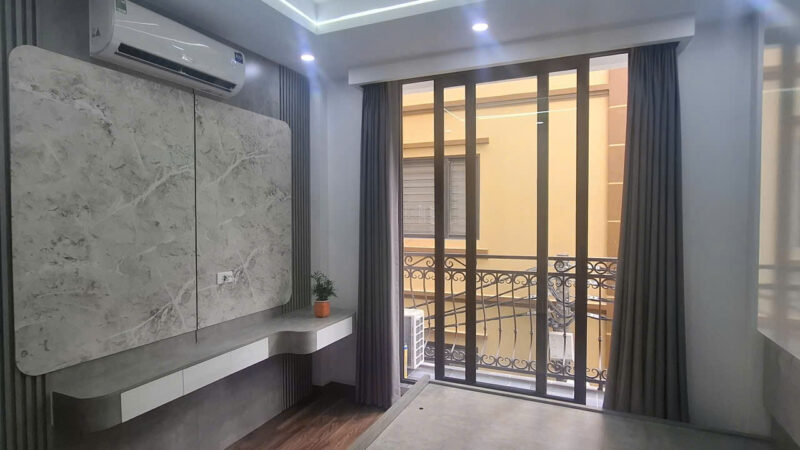 Nhà 8 Tỷ Ô Tô Đỗ Cửa Trung Tâm Võ Chí Công – Hoàng Quốc Việt – Xuân Tảo