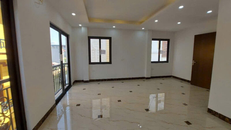 BÁN NHÀ PHÂN LÔ VIP HOÀNG QUỐC VIỆT – LÔ GÓC, Ô TÔ TRÁNH, THANG MÁY – GIÁ CHỈ 8.99 TỶ