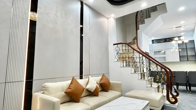 MẶT PHỐ #LÊ_VĂN_HIẾN – 40M2, VỈA HÈ TO, KD SẦM UẤT